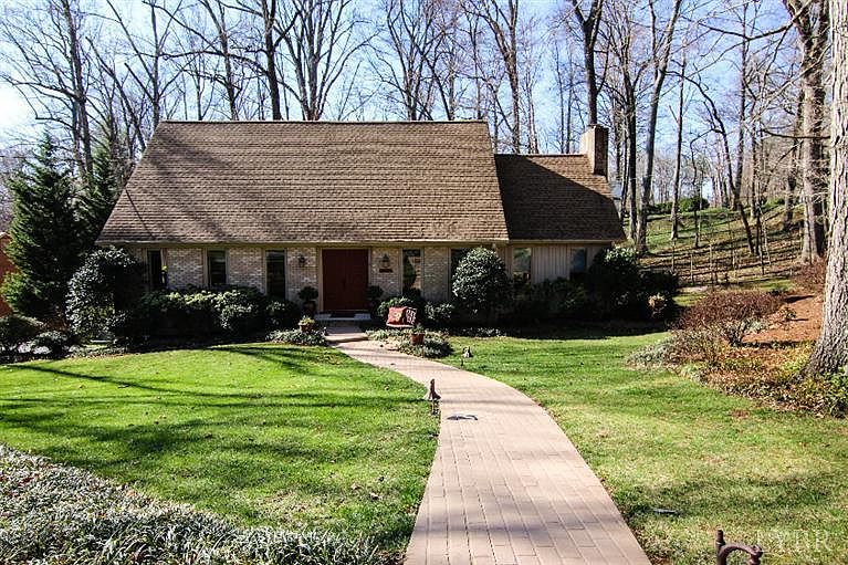 1st image of 1540 Lexington Dr
