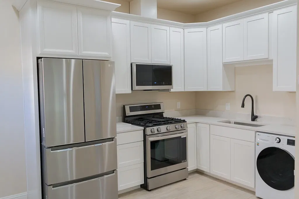 1 bed, 450 sqft, $1,995 — Photo 3