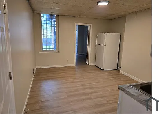 221 W Upton St #1F — Photo 9