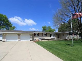 444 River Forest Rd, Evansdale, IA 50707
