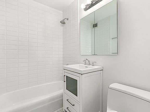 4th image of 345 E 80th St APT 20D