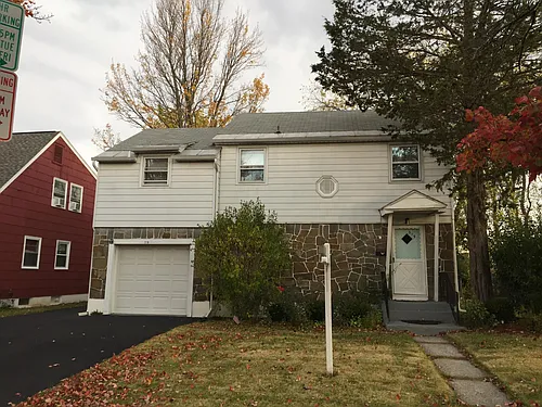 319 Hackett Blvd Photo 1