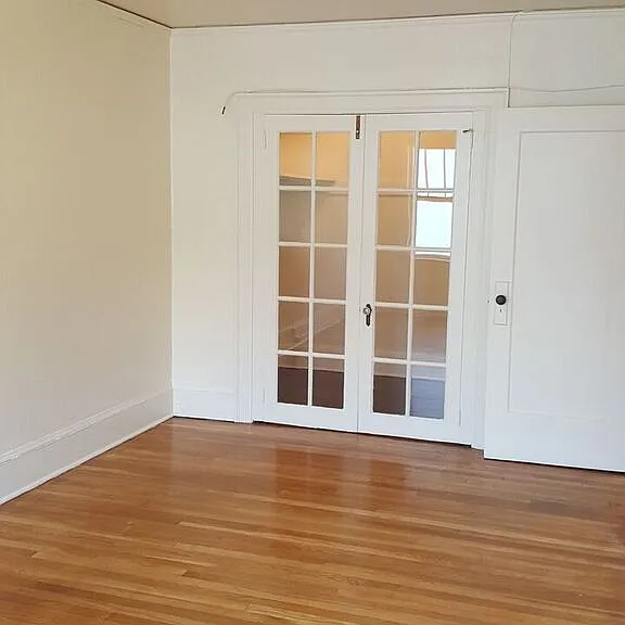 Lownsdale Apartments — Photo 19