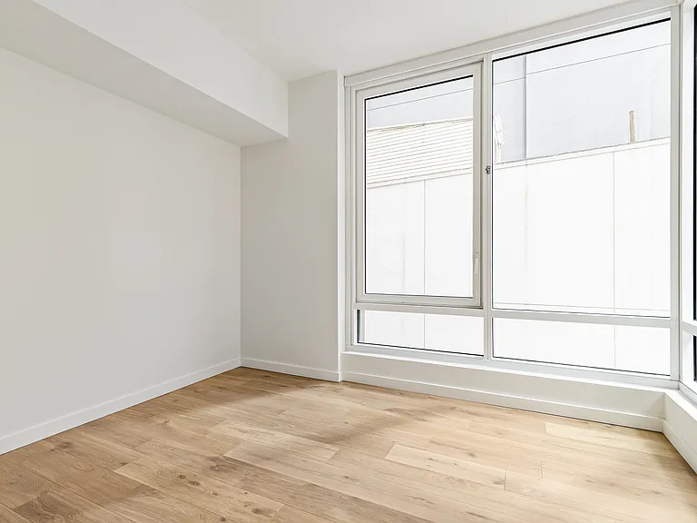 135 E 47th St #4E — Photo 7