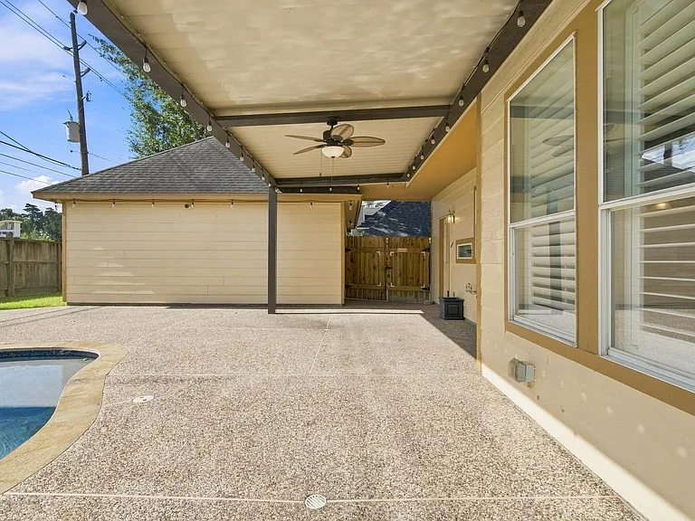 24622 Okehampton Dr — Photo 20