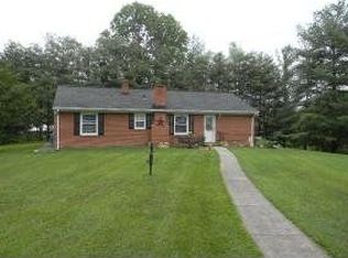 4608 Oak Rd NW, Roanoke, VA 24017