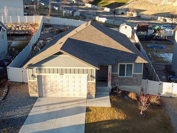 2nd image of 1666 W Foxberry Rd