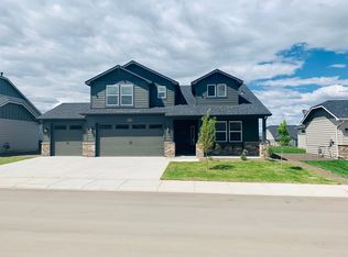 1060 W Blue Downs St, Meridian, ID 83642
