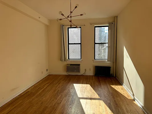 Rented by Eric Goodman Realty Corp | media 1