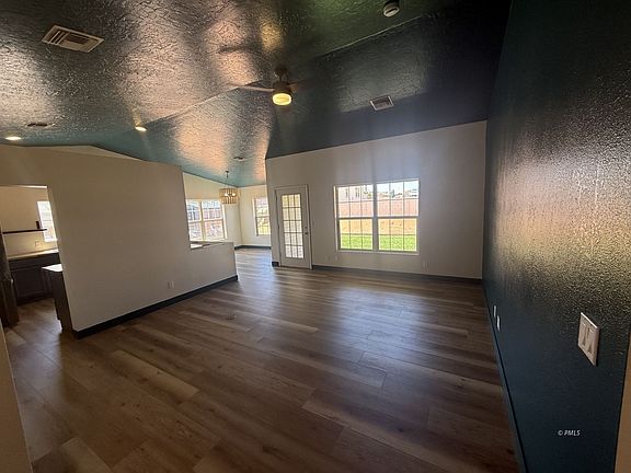 4th image of 587 Pinto Rd