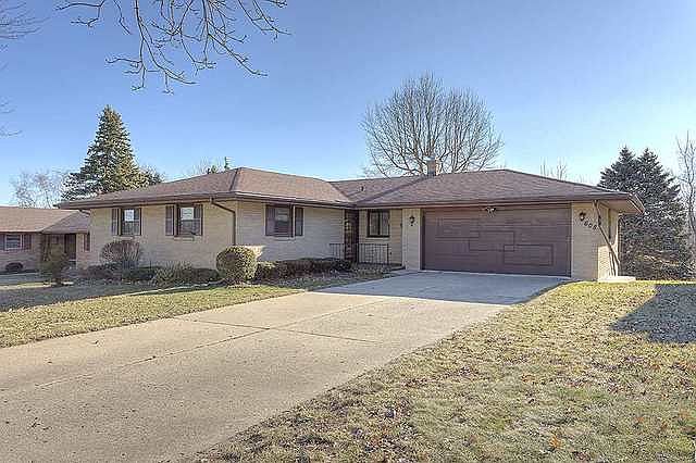 1st image of 608 Parkside Dr