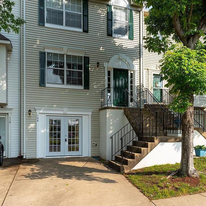 1st image of 108 Barrows Ct