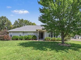 302 Pierce St, Maple Hill, KS 66507