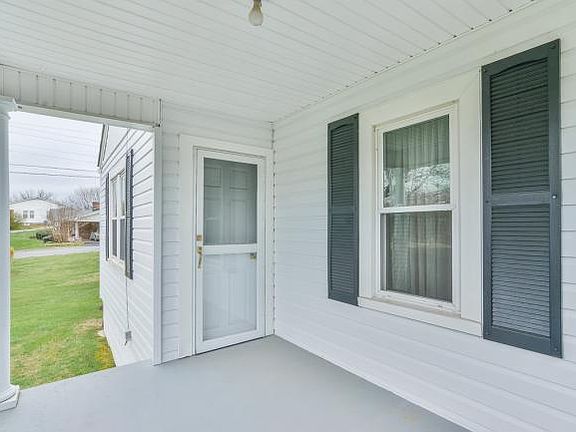 5th image of 103 Sunny Slopes Dr
