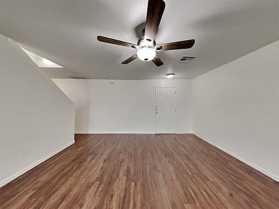 3rd image of 12527 Sterlingstone Dr