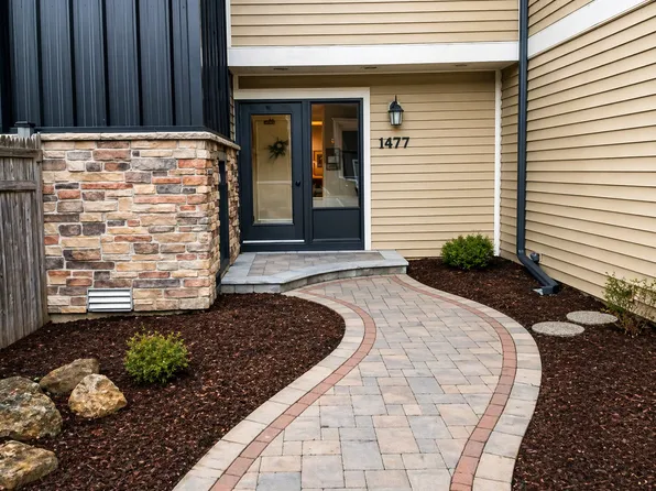 1477 S County Farm Rd APT 1-1, Wheaton, IL 60189