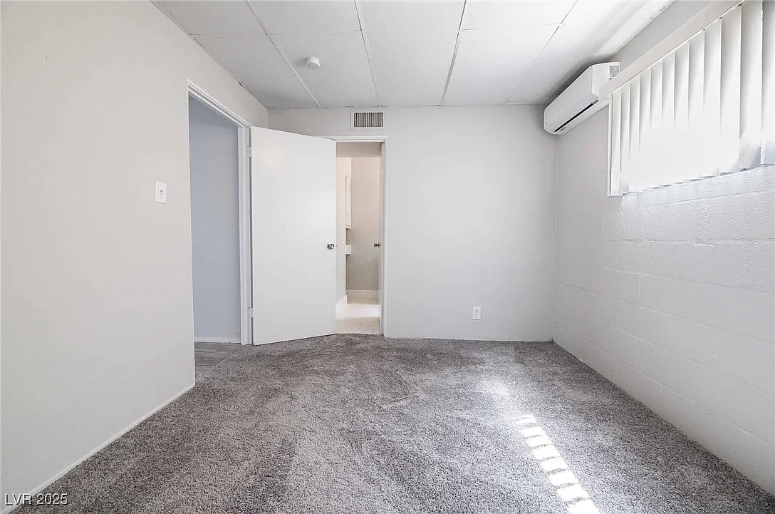 1 bed, 1.0 bath, 4570 sqft, $850 — Photo 2