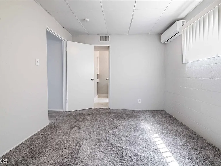 239 W Cleveland Ave #5 — Photo 2