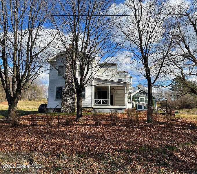 5th image of 11 Schoolhouse Road