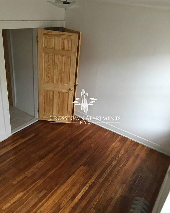 2nd image of 2131 27th St APT D1