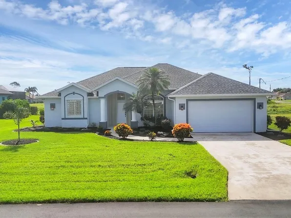 39 Medalist Cir, Rotonda West, FL 33947