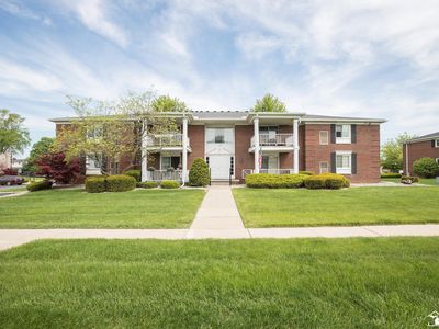 1749 Monticello St, Trenton, MI, 48183
