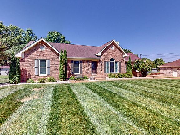 3rd image of 406 Brookridge Dr
