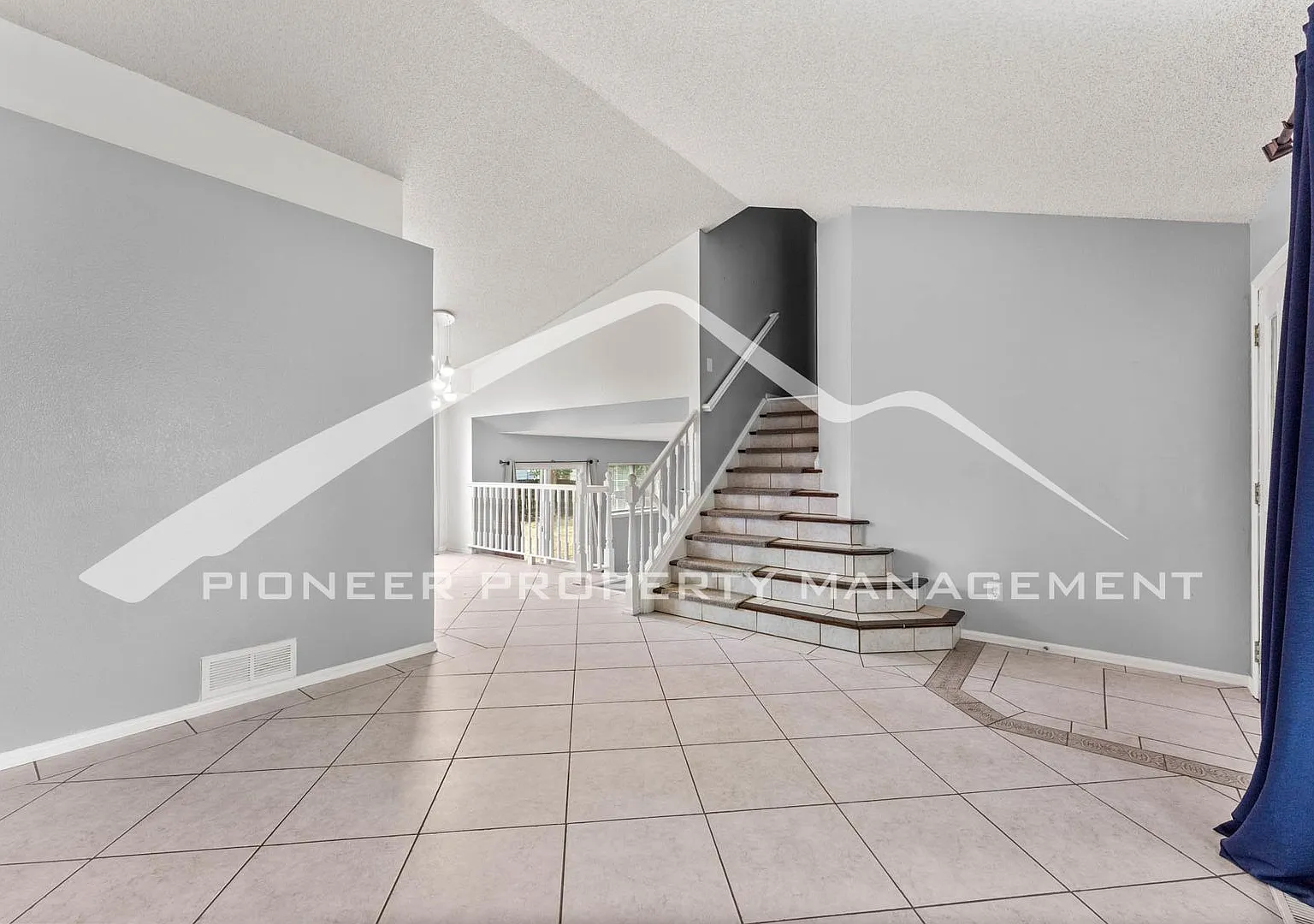 Stanley Lake Home with Central AC & 2 Car Garage! — Photo 3
