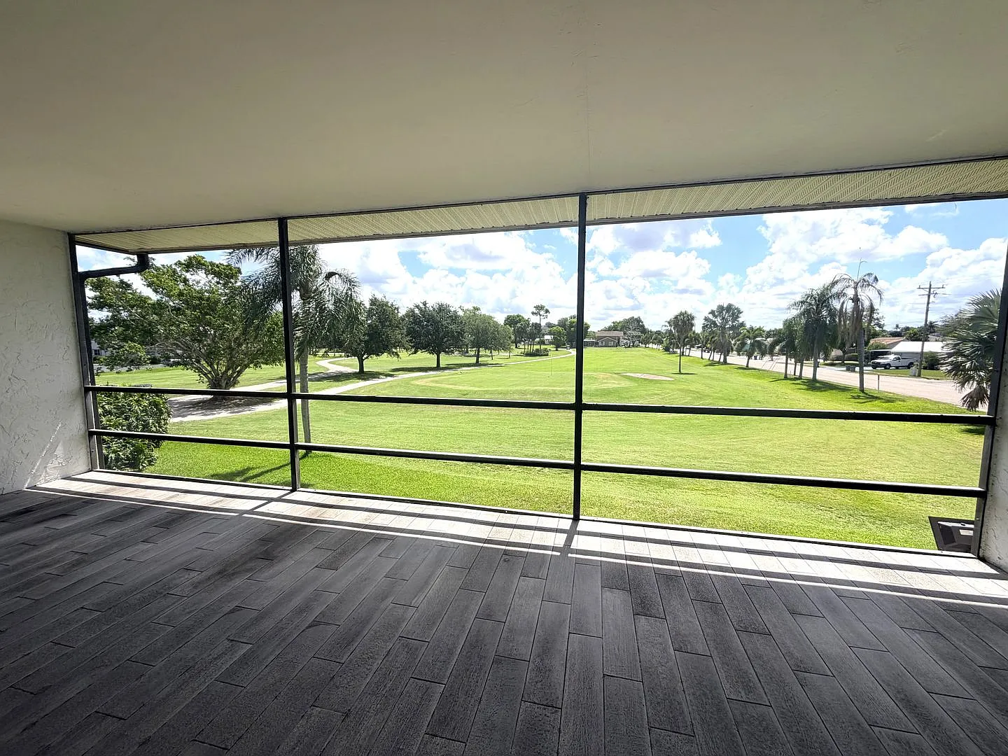 First Month Rent Free@! Immaculate 55+ Condo With Views Of Golf Course In N. Ft. Myers — Photo 4
