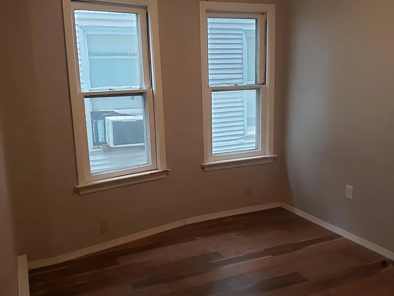 29 Sheldon St #1 — Photo 3