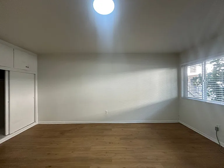 2666 Ellendale Pl — Photo 3