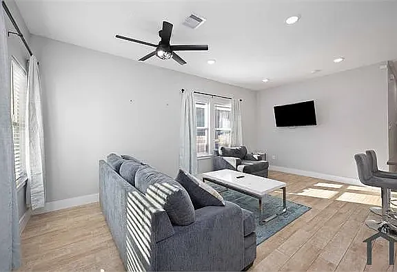 4518 Newberry St #B — Photo 9