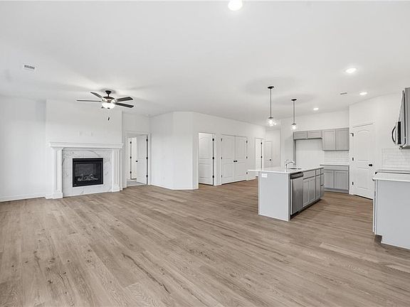 5th image of 20533 Millview Rd