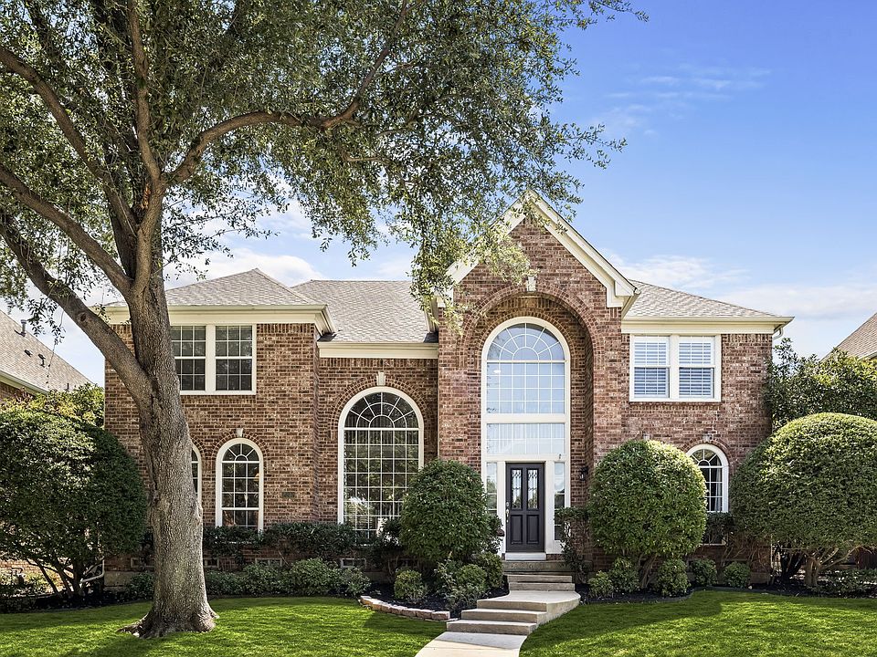 1st image of 2212 Southern Oak Dr