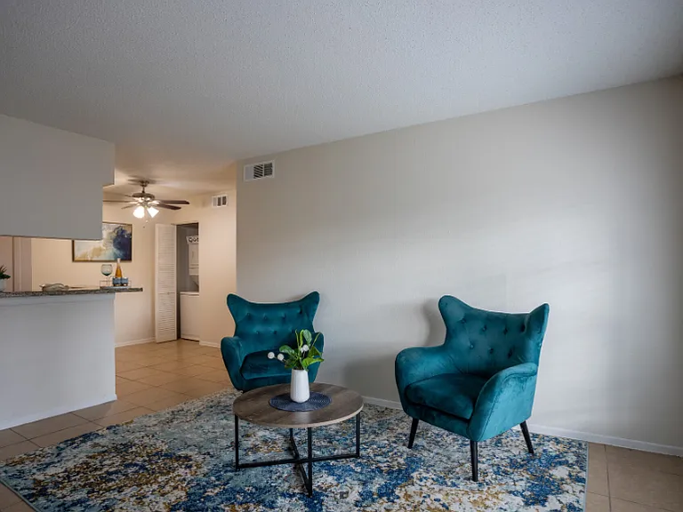 Residence at The Heights — Photo 6
