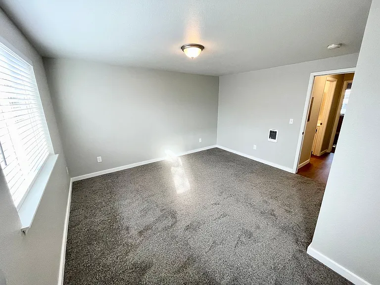 Driscoll Ln. 4-Plex — Photo 17