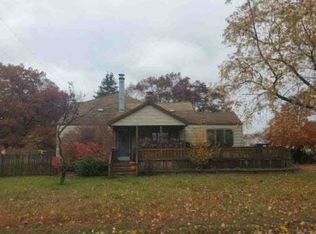 120 Merkey Rd E, Manistee, MI 49660