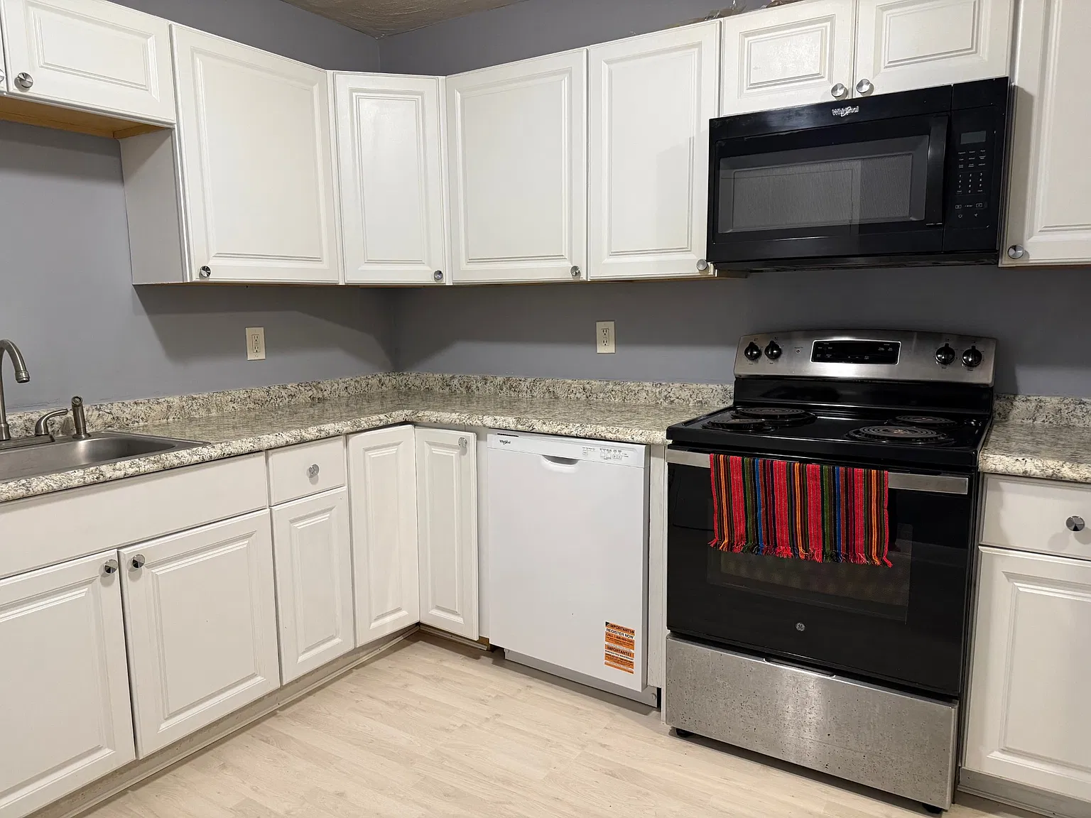 2 bed, 816 sqft, $2,000 — Photo 3