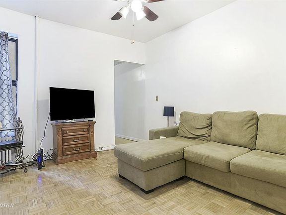 2nd image of 532 Graham Ave Unit 6