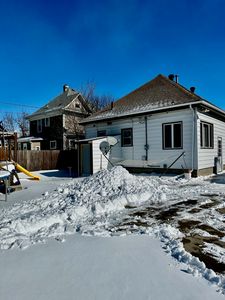 916 S 1st St, Aberdeen, SD, 57401