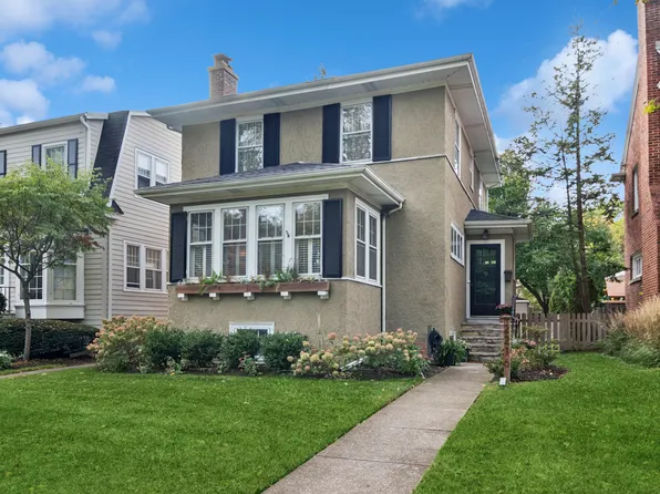 2216 Forestview Rd, Evanston, IL 60201