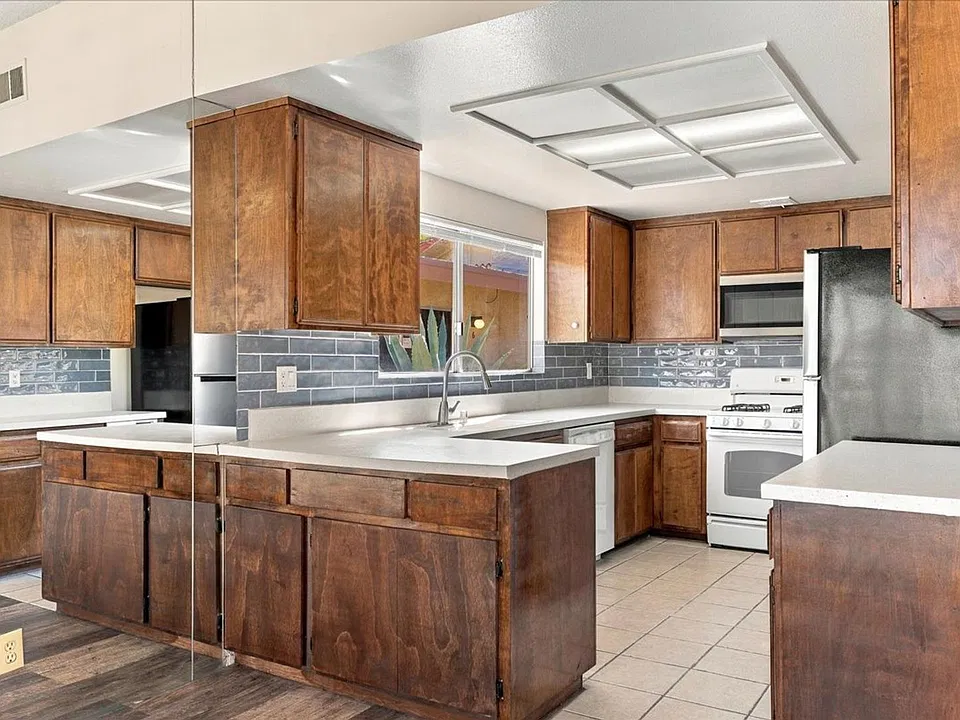 45950 Ocotillo Drive
