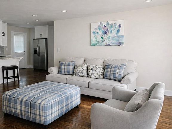 4th image of 2130 Seavey Dr