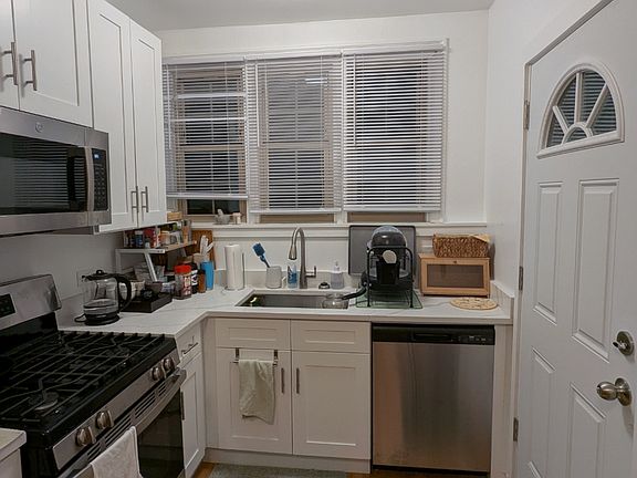 2nd image of 1637 W Fargo Ave APT 1B
