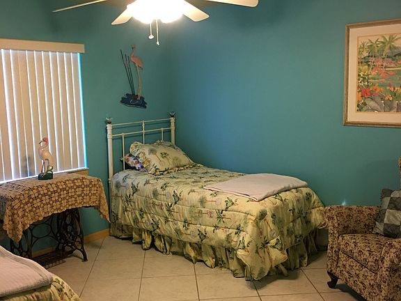 Spacious guest room 2