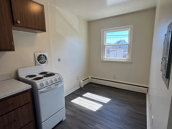 64 W McKinley Ave #11, Bridgeport, CT 06606