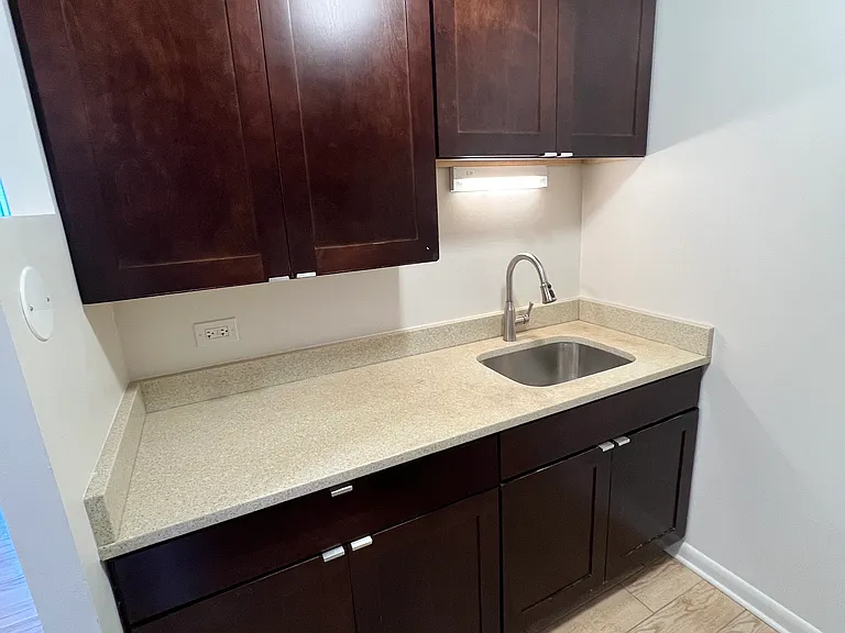 6010 N Winthrop Ave #303 — Photo 9