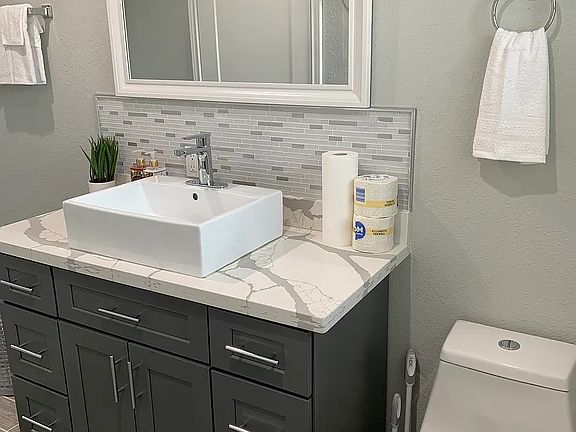 5th image of 1909 Ruth St #2