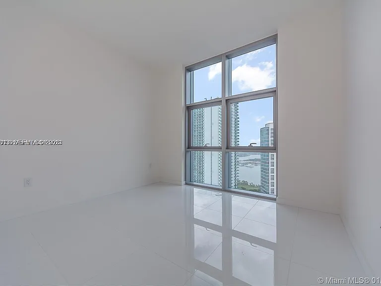 851 NE 1st Ave #11 — Photo 27