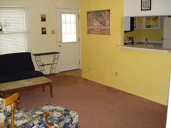 4th image of 9 E Creek Ln